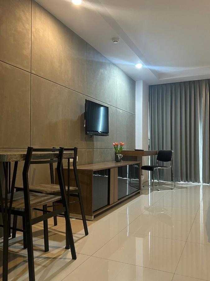 Grand Ever 9 Condotel Nakhonratchasima Buitenkant foto