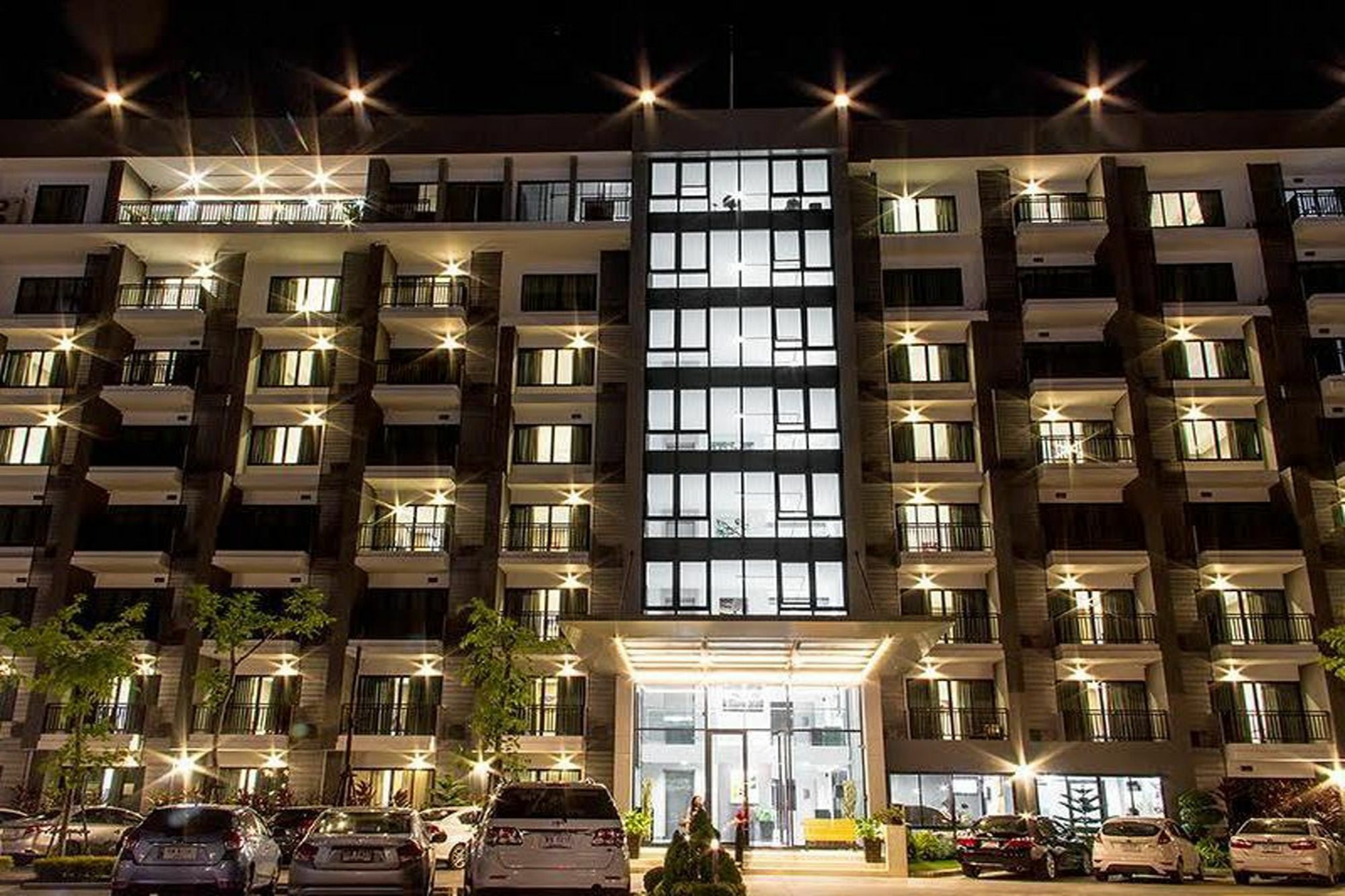 Grand Ever 9 Condotel Nakhonratchasima Buitenkant foto