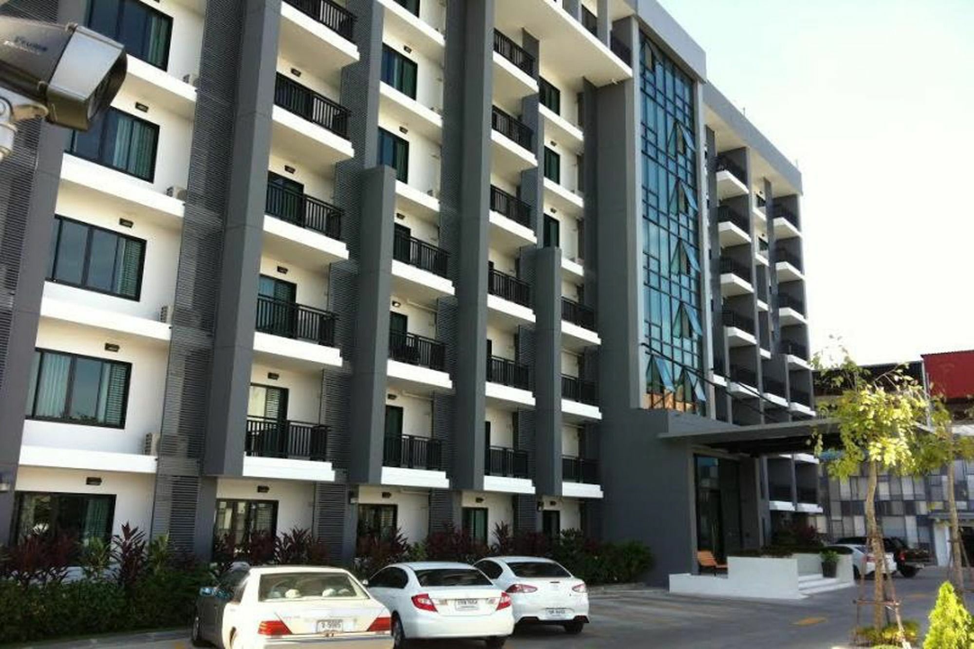 Grand Ever 9 Condotel Nakhonratchasima Buitenkant foto