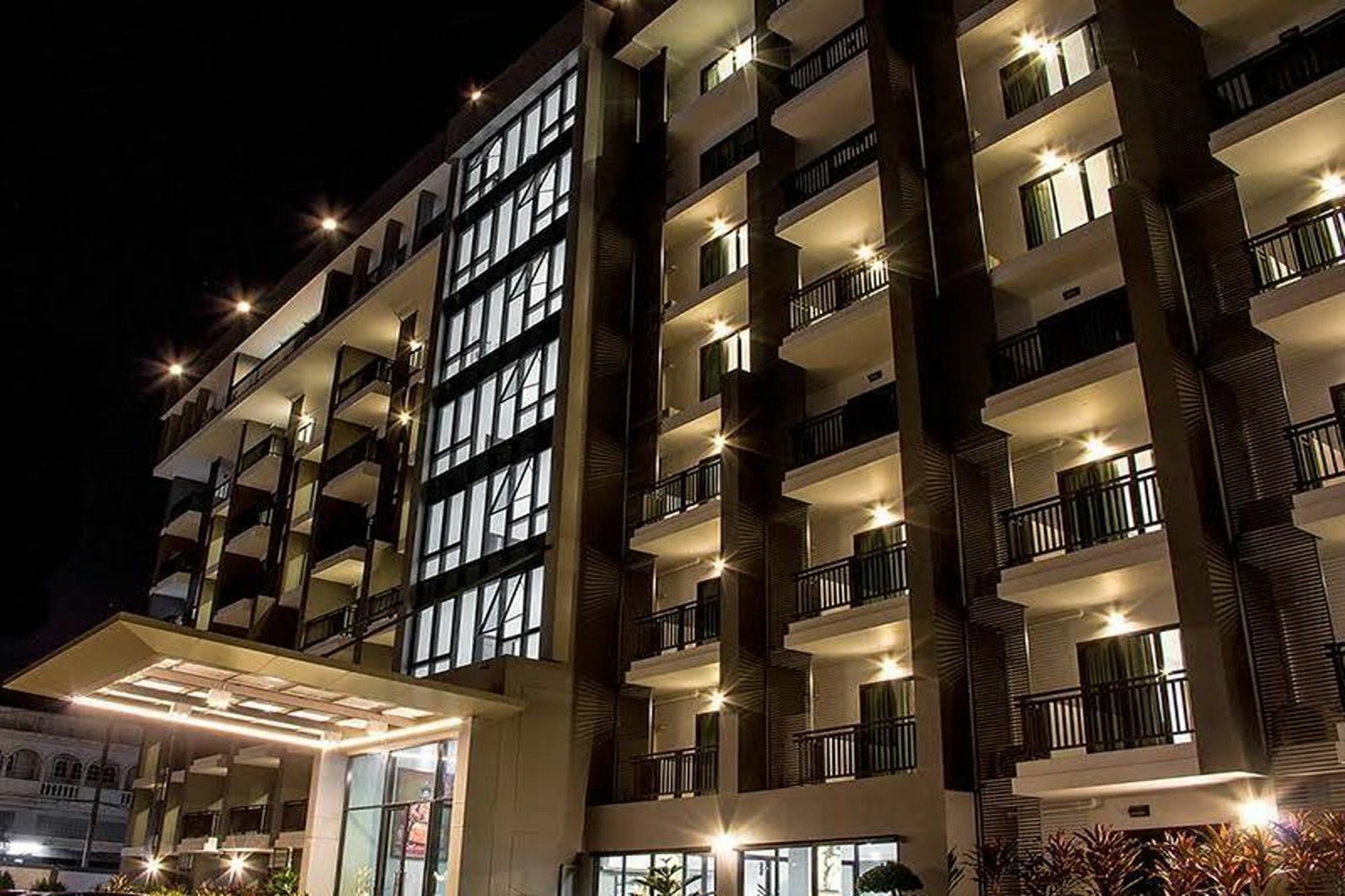 Grand Ever 9 Condotel Nakhonratchasima Buitenkant foto